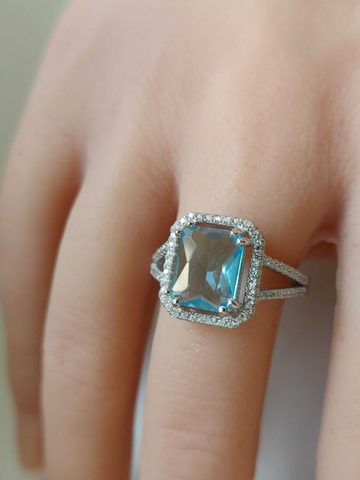 Inel din argint rodiat cu cubic zirconiu albastru – nou