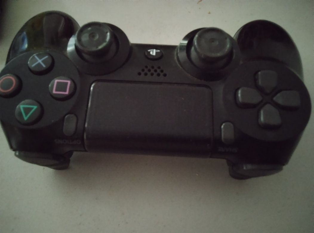 Джостик для ps4 .