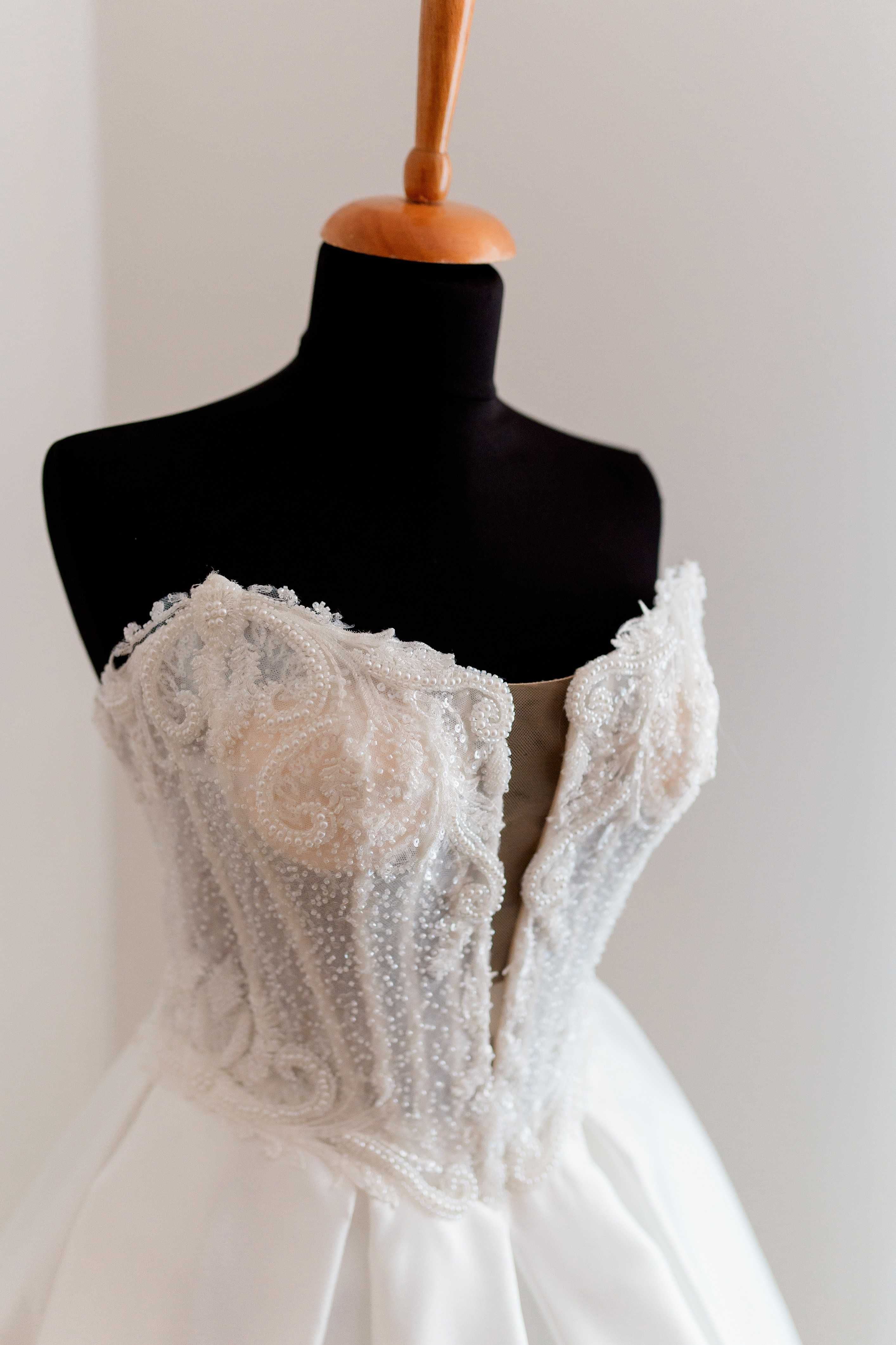 Rochie mireasa alba