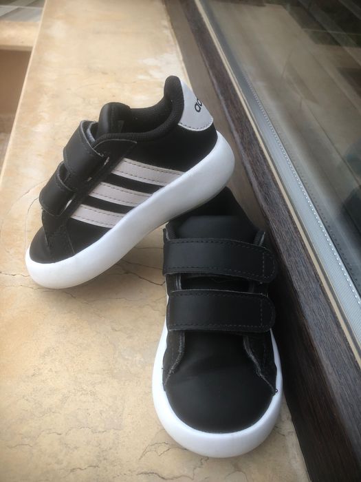 Обувки adidass. Номер 22