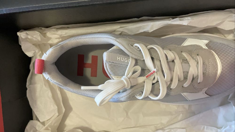 Сиви спортни маратонки