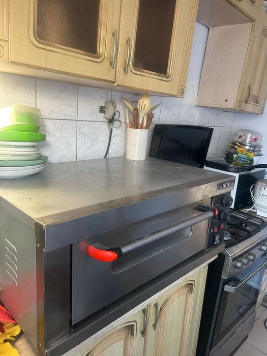 Продам профессиональную духовую печь