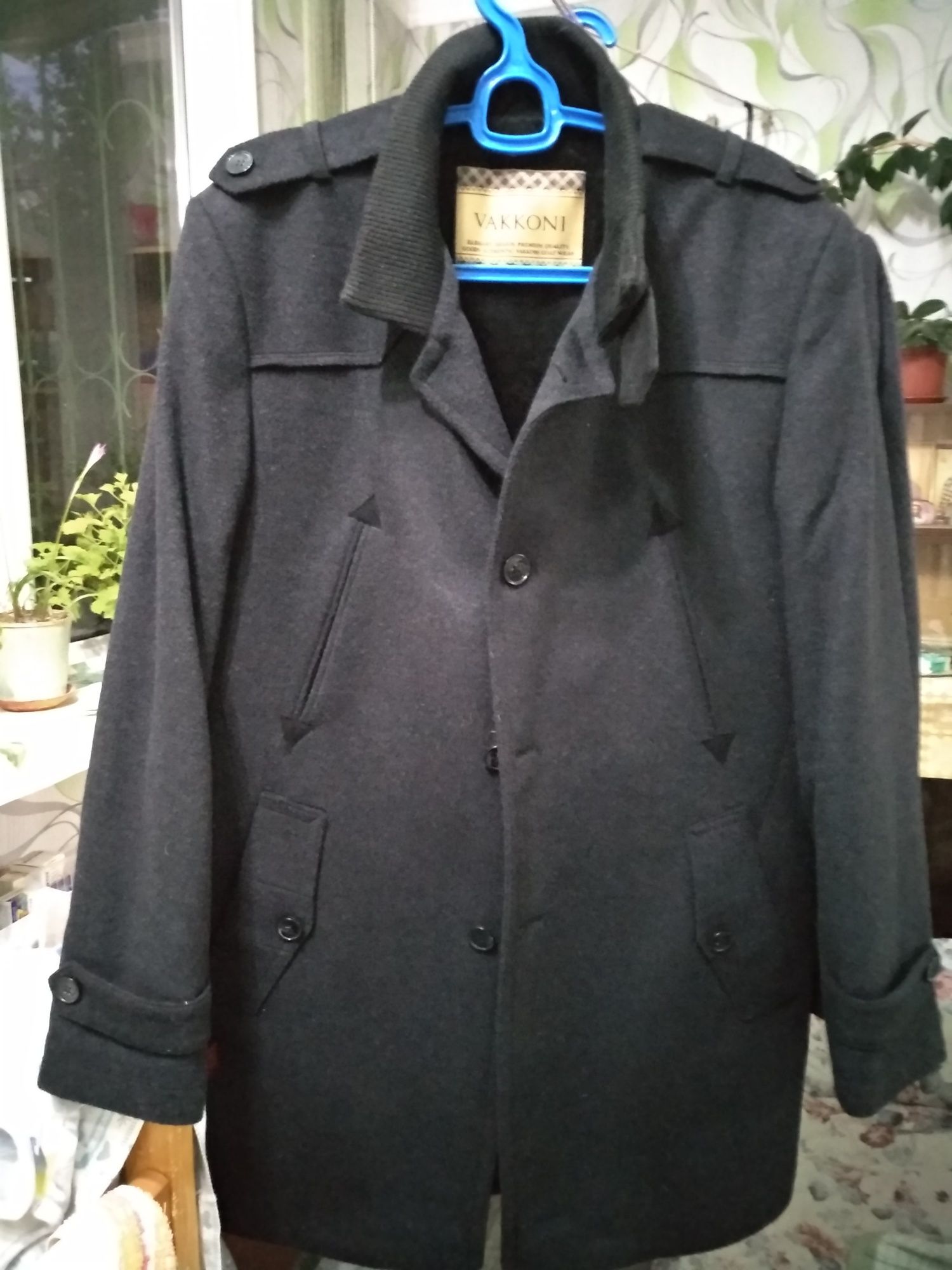 Фирменное мужское пальто
