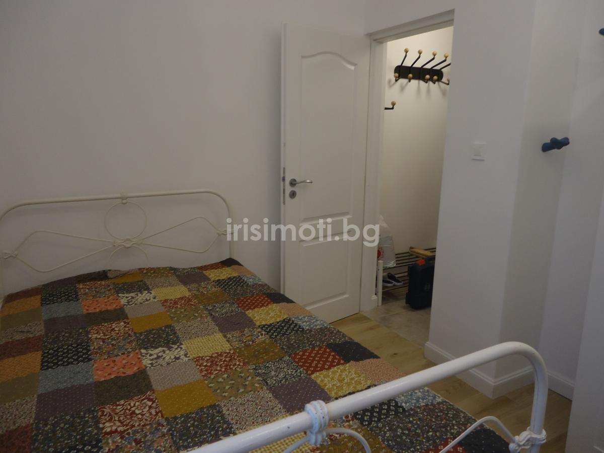 Под наем тристаен, €800, 62кв.м. в Център
