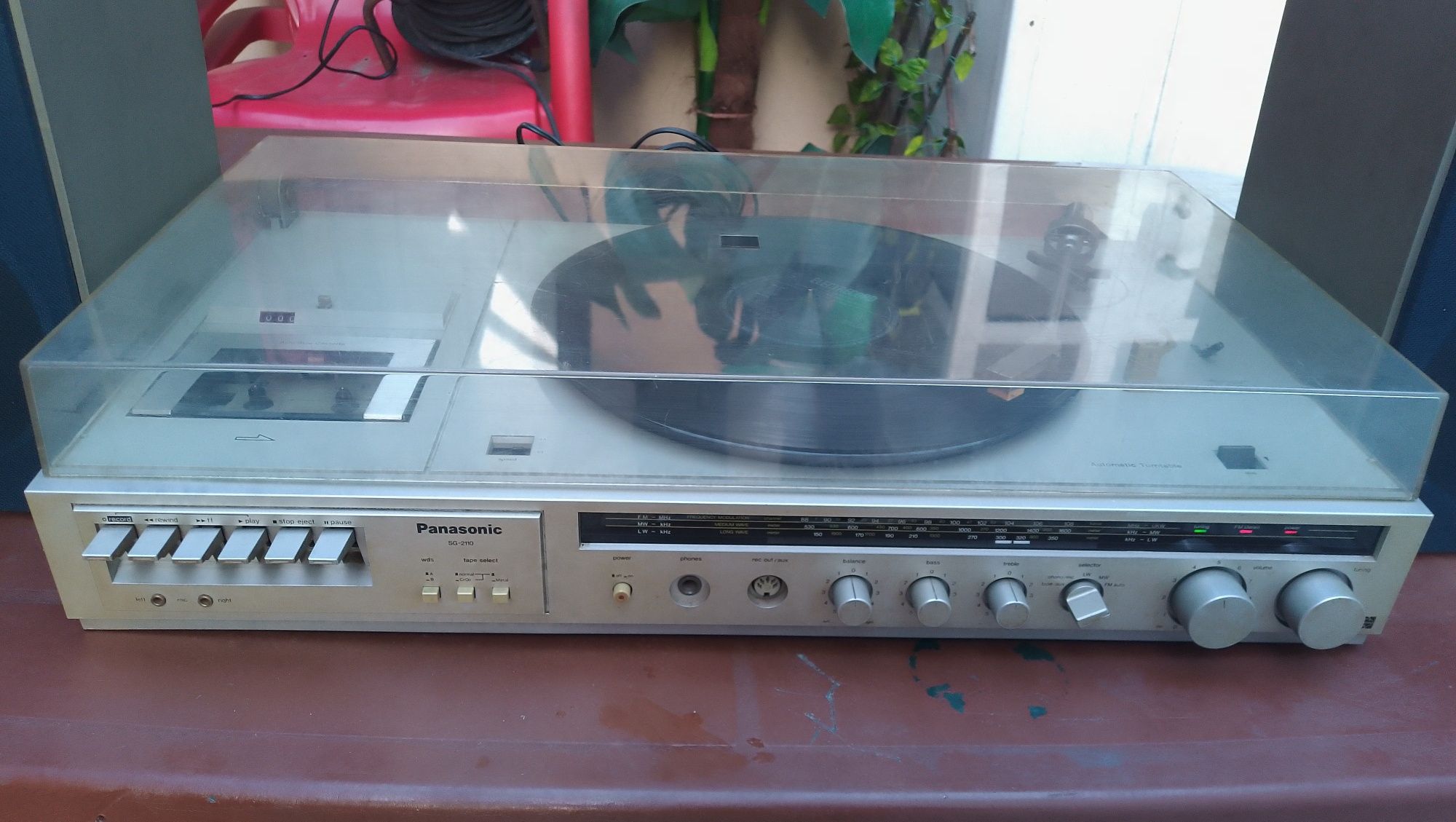 Panasonic SG 2110 3 în 1 ,pick-up ,deck,amplituner radio 
Este vorba d