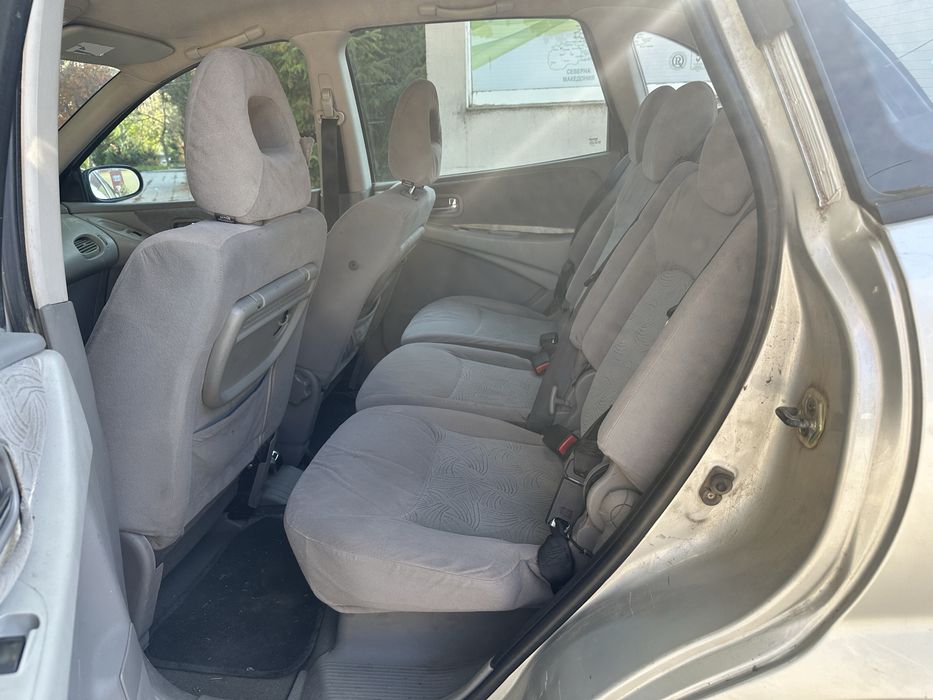 Nissan Almera Tino 1.8