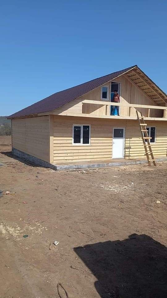 Vindem case la comanda la super preț