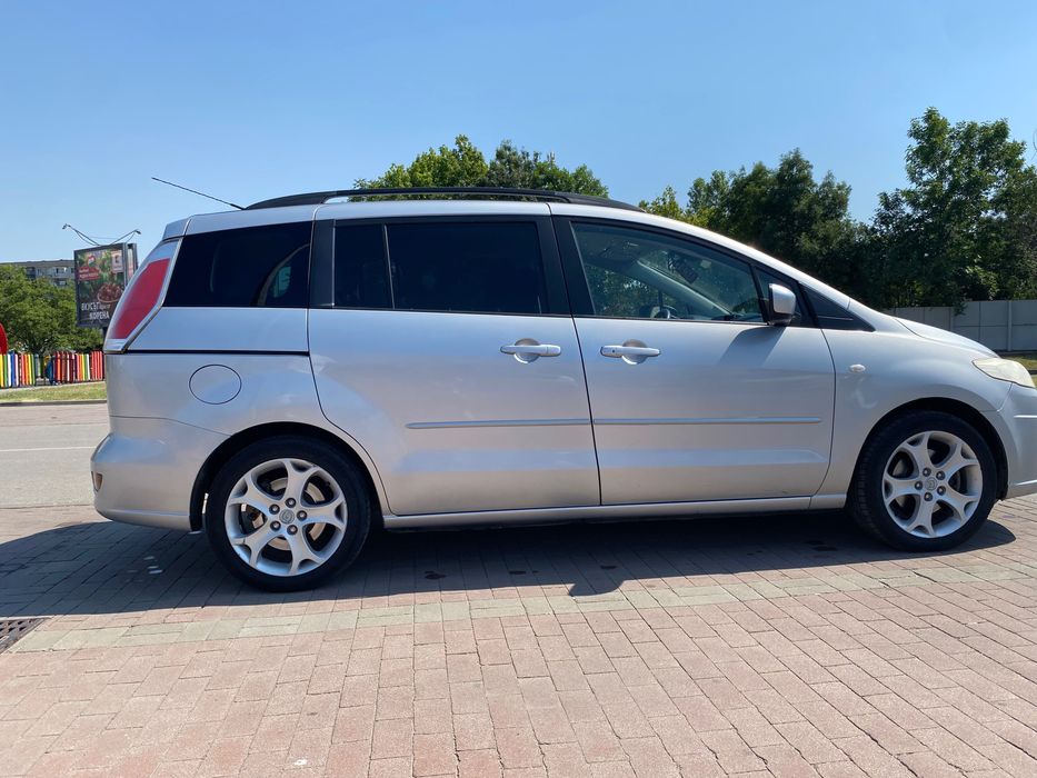 Продавам Mazda 5