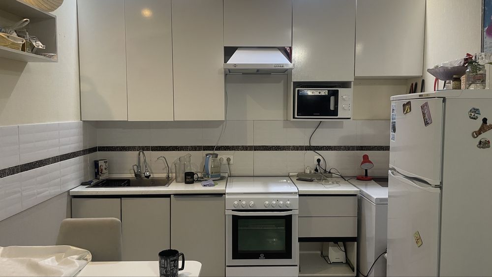 Продам Кухонный шкаф готовый