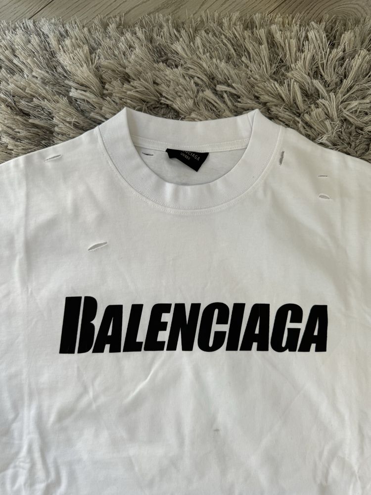 Tricou Balenciaga colectia noua