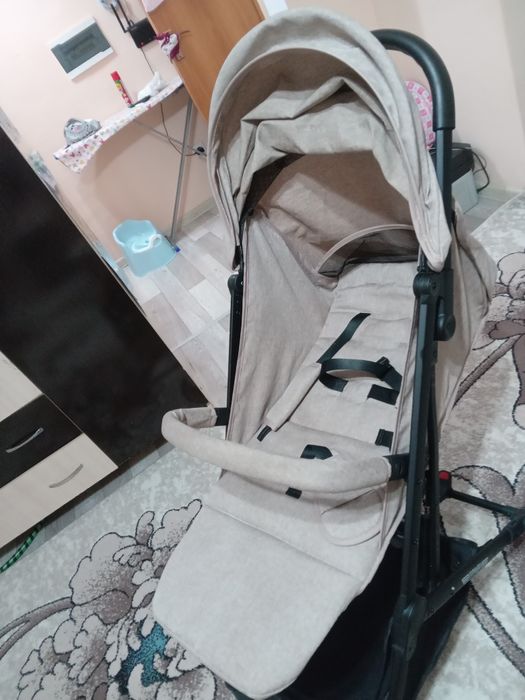 Продаю коляску носили неделю