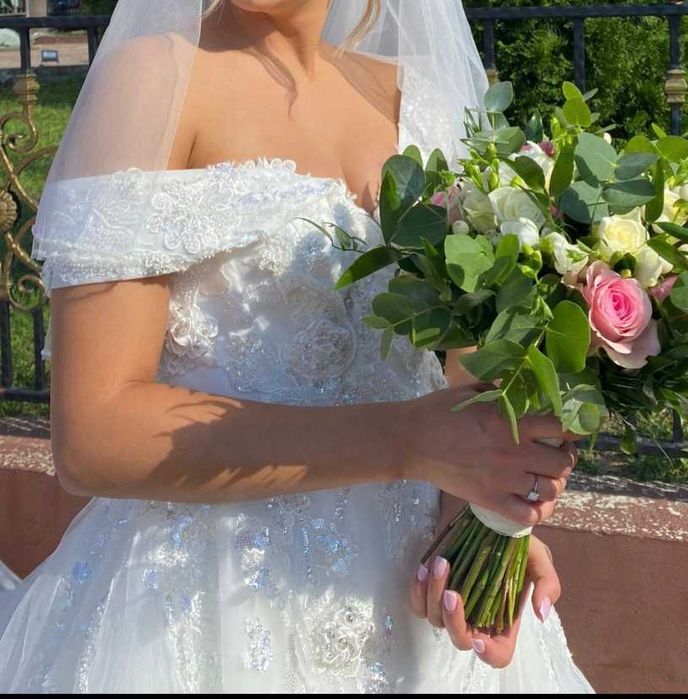 Vand rochie de mireasa,2500 lei