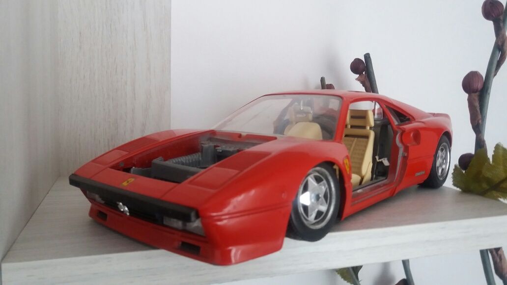 Macheta Ferrari Gto scara 1:18