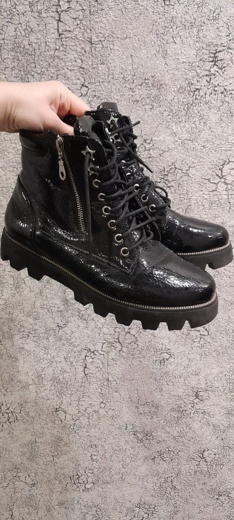 Продам зимние ботинки в хорошем срстоянии
