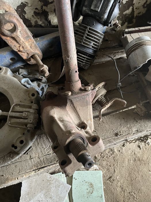 Vând piese tractor U445