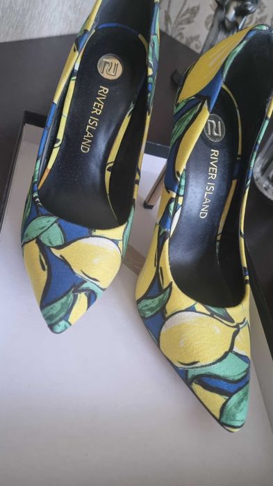 Шикарные весенние туфли 35 разм