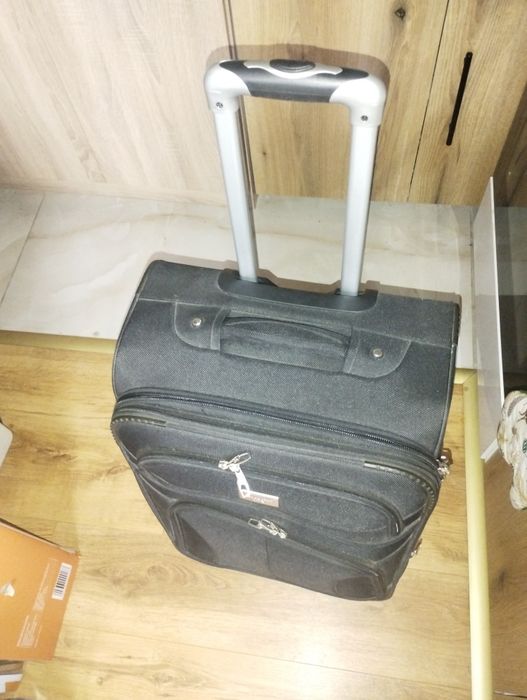 Текстилен куфар среден