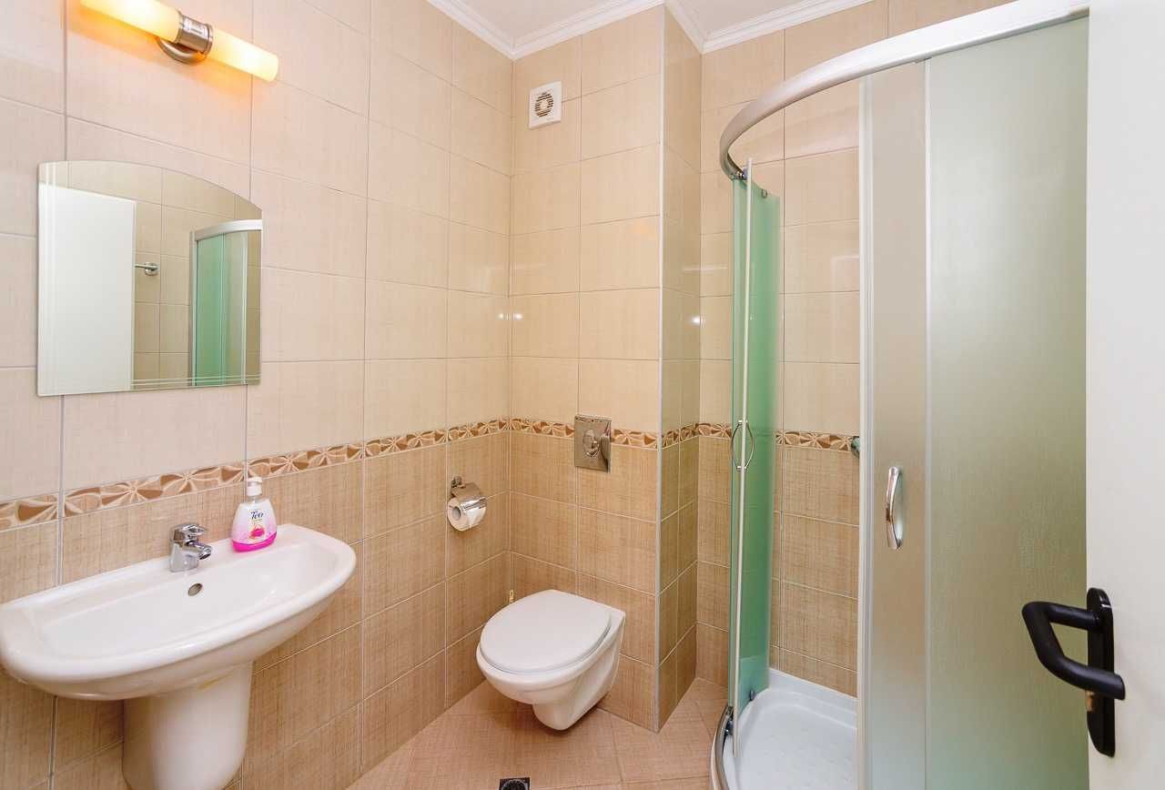 Дава се под наем Тристаен апартамент в Несебър - 94 кв.м за 1260 € - Снимка #2