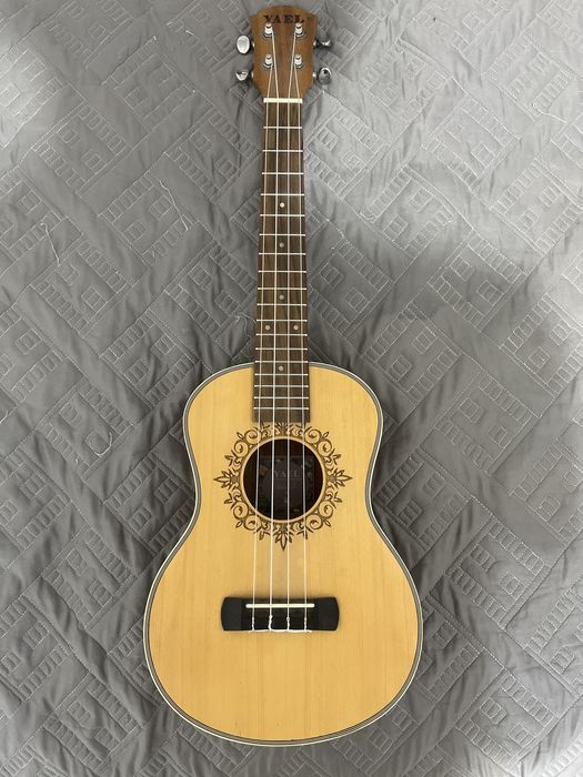 Продается Укулеле