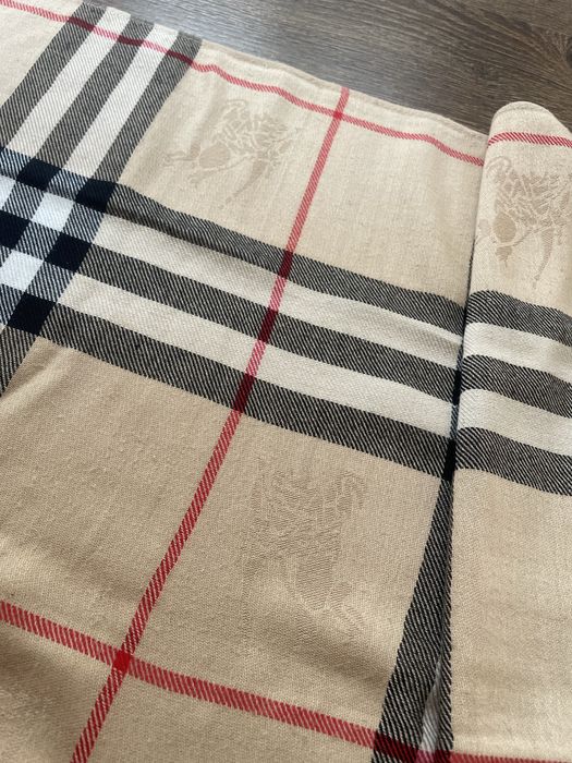Eșarfa burberry ,nepurtata