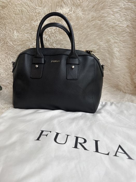 Furla черна среден размер