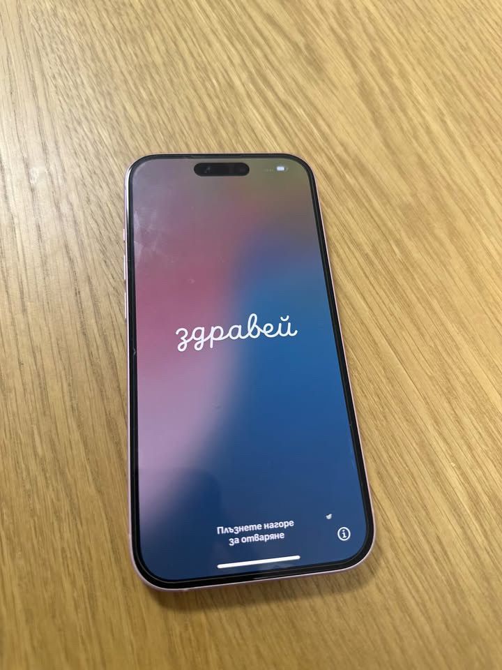 Iphone 15 розов като нов