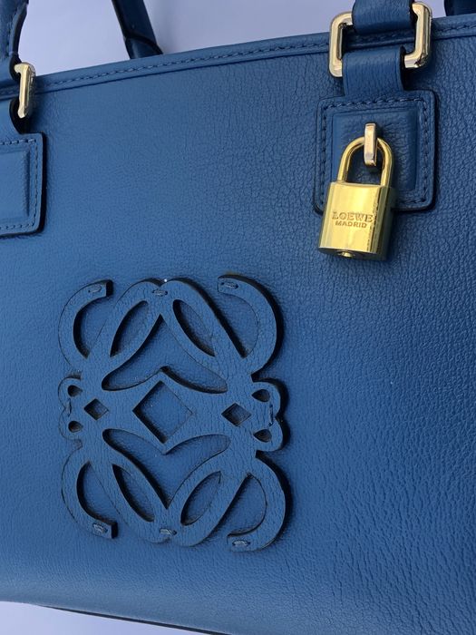 Чанта от естествена кожа по модел на марката Loewe