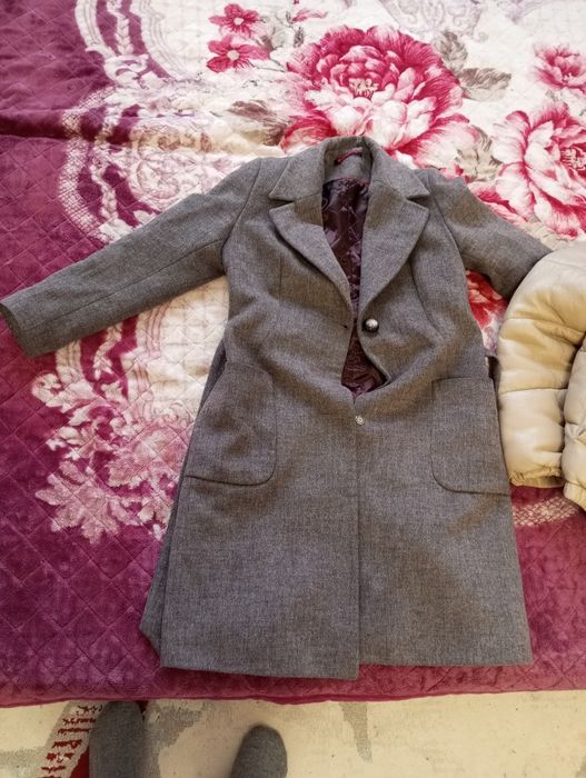 Отдам даром куртку и пальто 42 размер