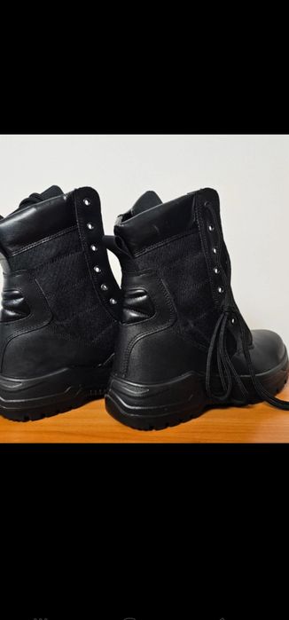 Bocanci de iarnă din piele naturală