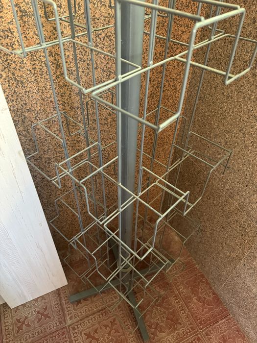 Этажерка для домашних цветов