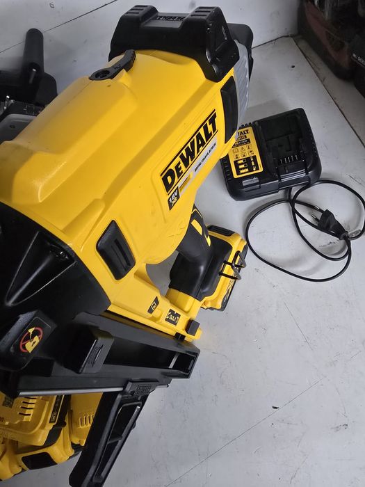 Vând Pistol cuie dewalt