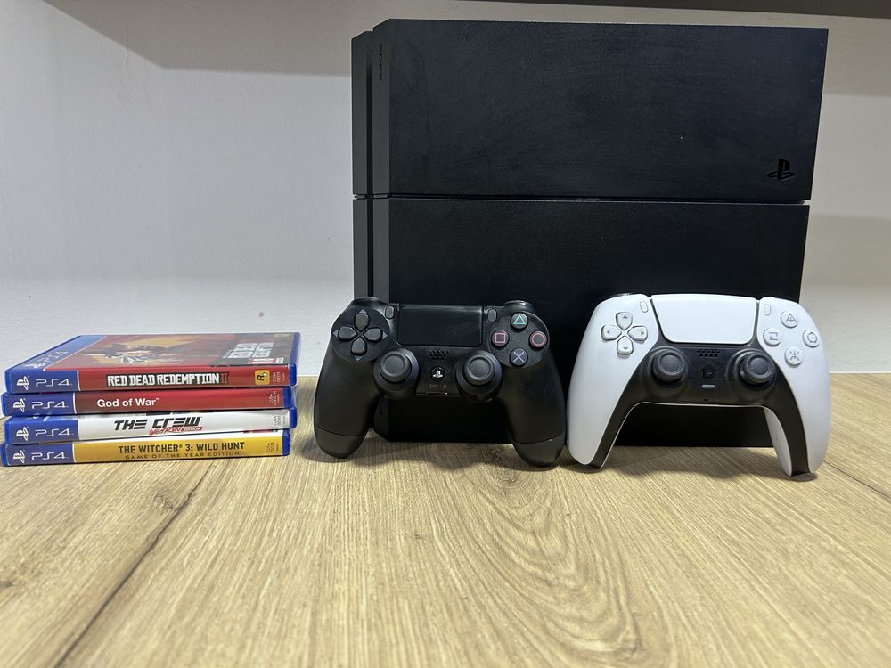PlayStation 4 1TB 4 Jocuri si 2 Joysticks