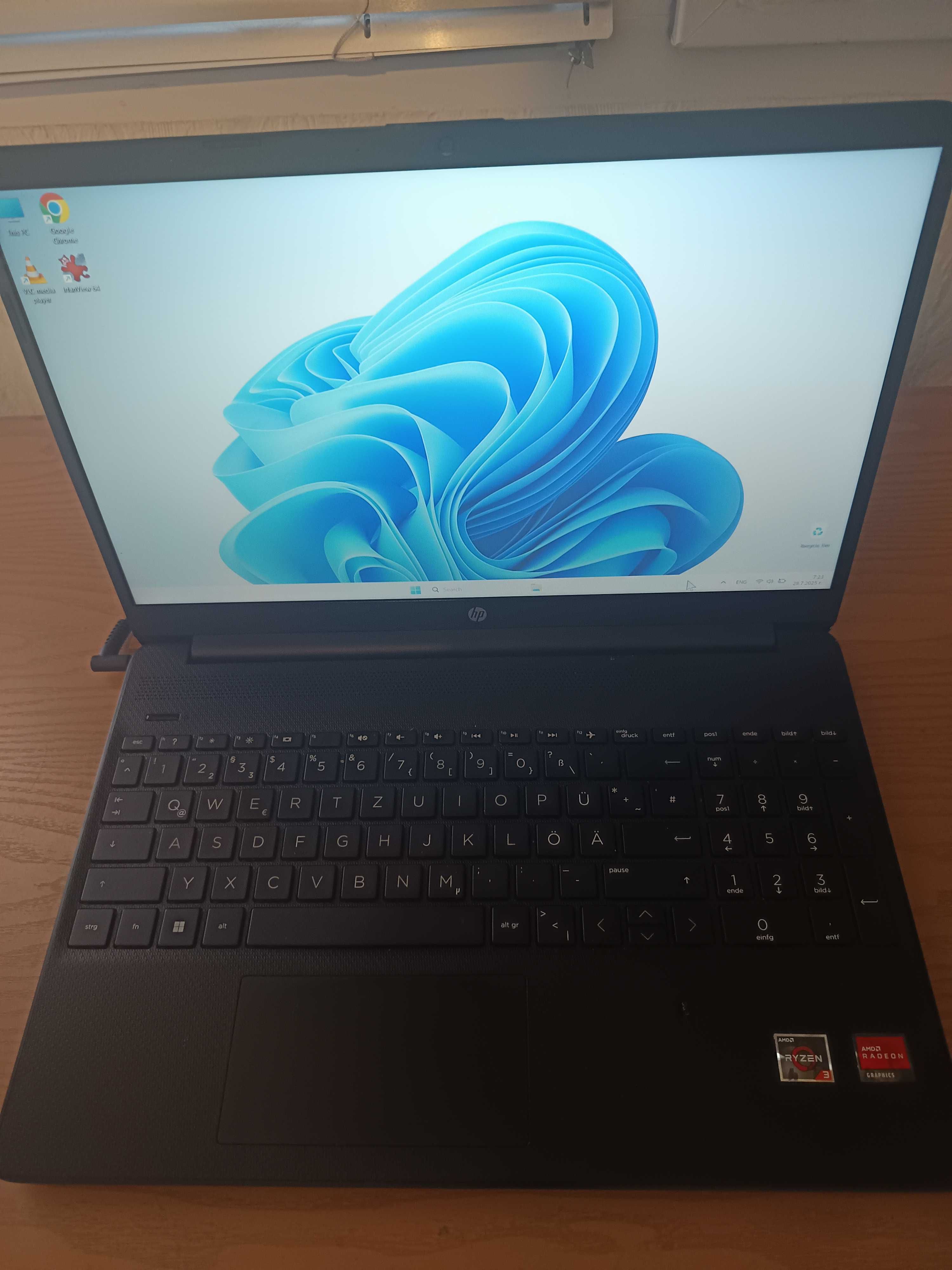 Лаптоп Hewlett-Packard (HP) 15s