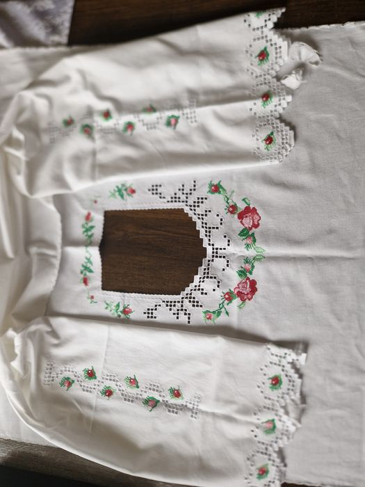 Spacele de ciur lucrate manual