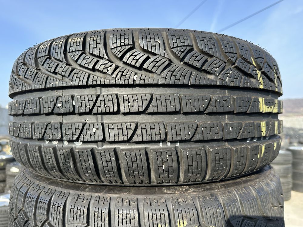 Anvelope 215/45/16 Pirelli