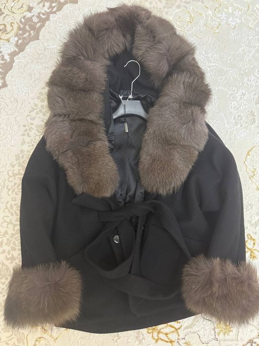 Пальто с лисьим мехом