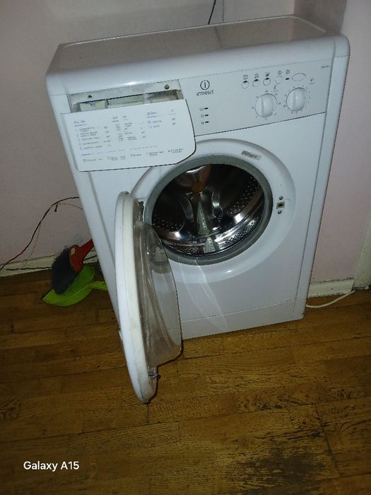 Стиральная машина indesit