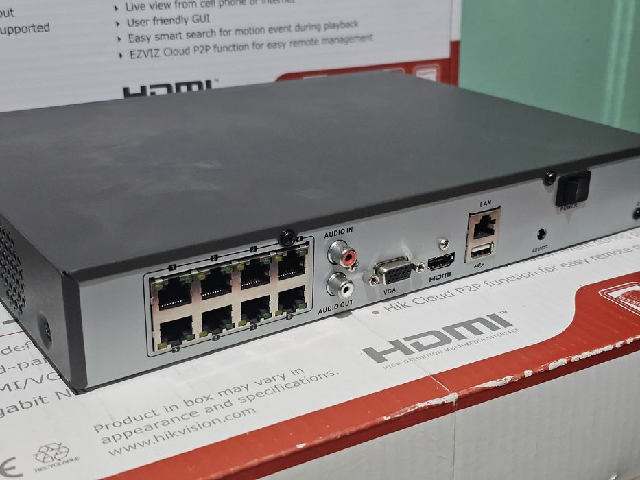 Видеорегистратор б/у Hikvision DS 7608NI-K1/8P