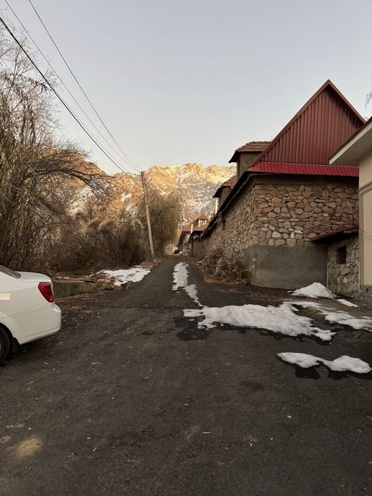 Продаётся участок на горах Чимган  возле SkyVillage напротив Sevarsoy