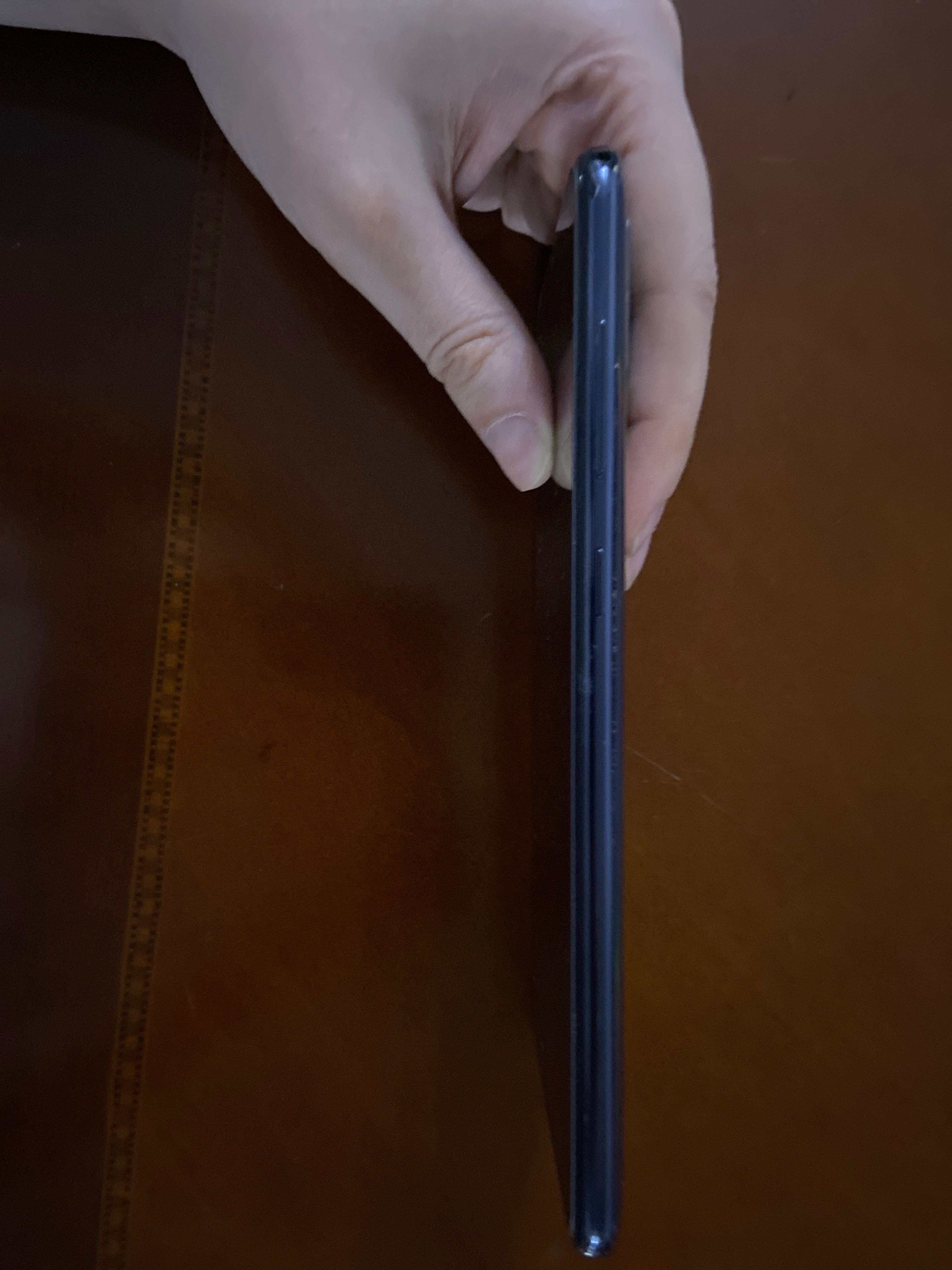 Продается телефон для запчастей Samsung galaxy A52 продается