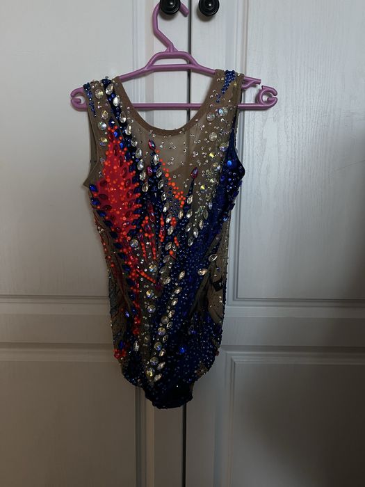 Продам купальник для художественной гимнастики