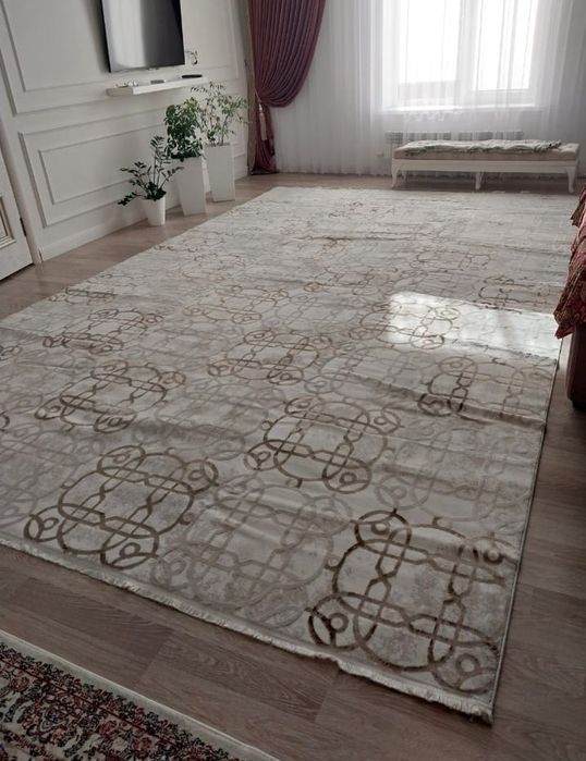 Продаеться ковер