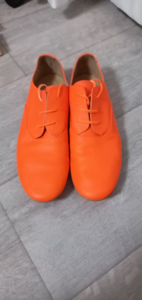 Продам мокасины женские