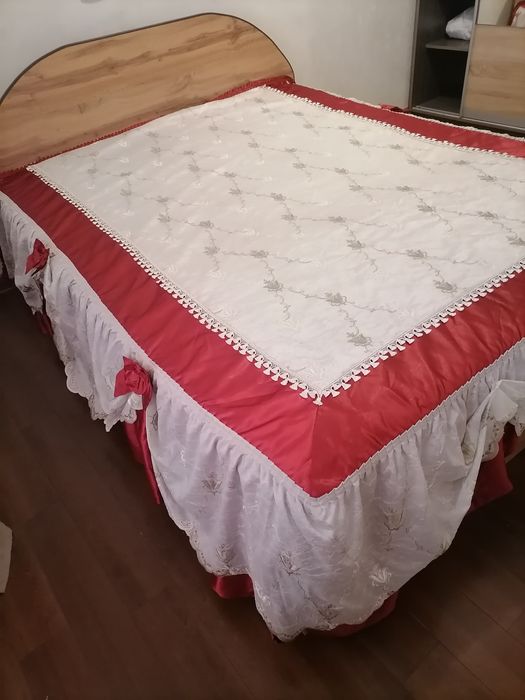 Продам покрывало б/у