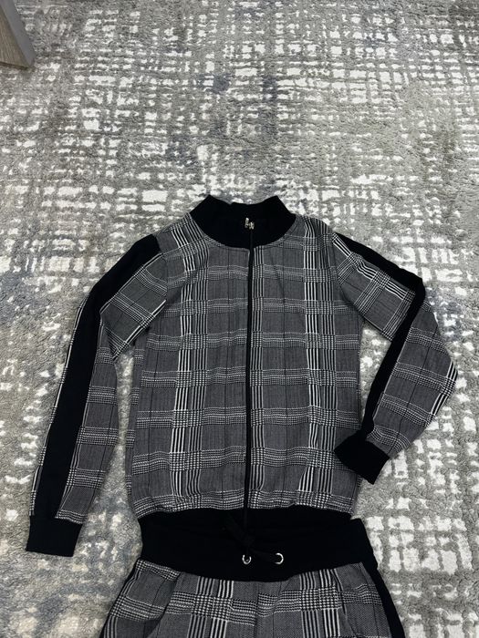 Женский спортивный костюм