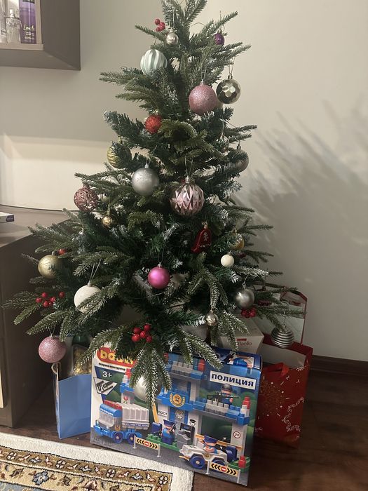 Продается елка новогодняя