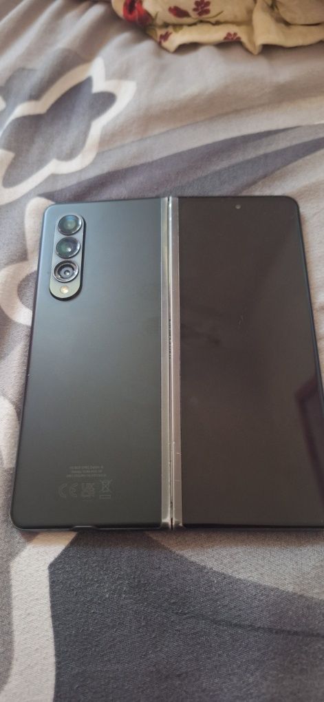 Samsung Z Fold 3