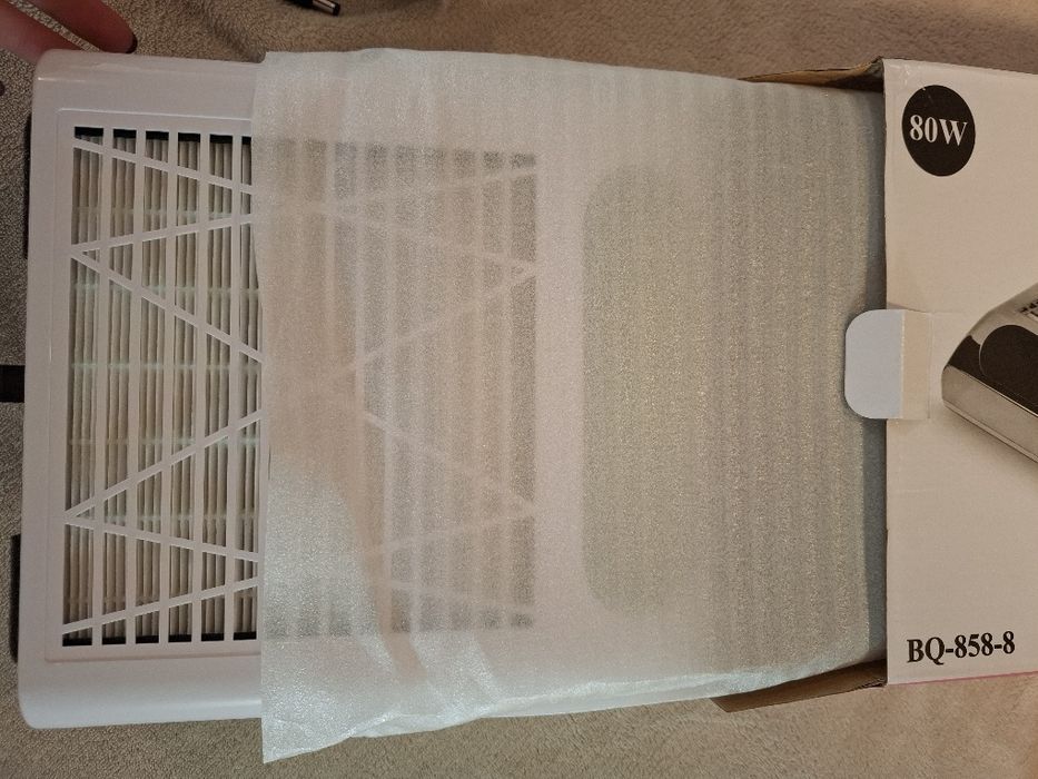 Професионален сет за маникюр-електрическа пила,лампа,прахоуловител