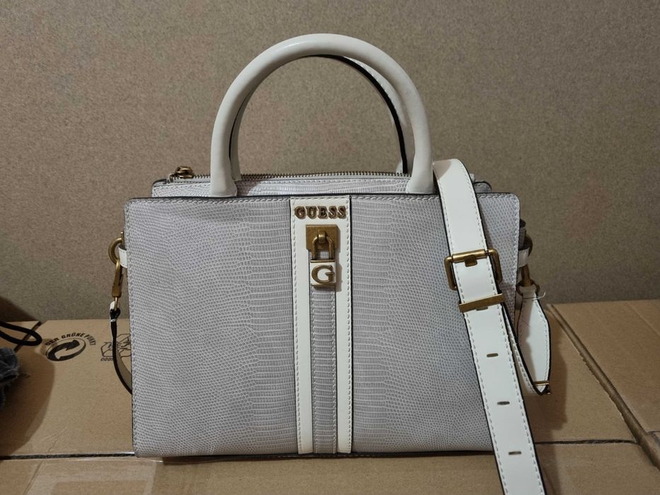 De vânzare geanta guess