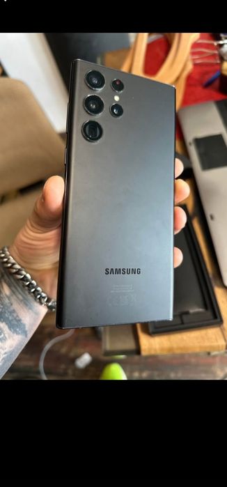 Vând Samsung S22 ultra